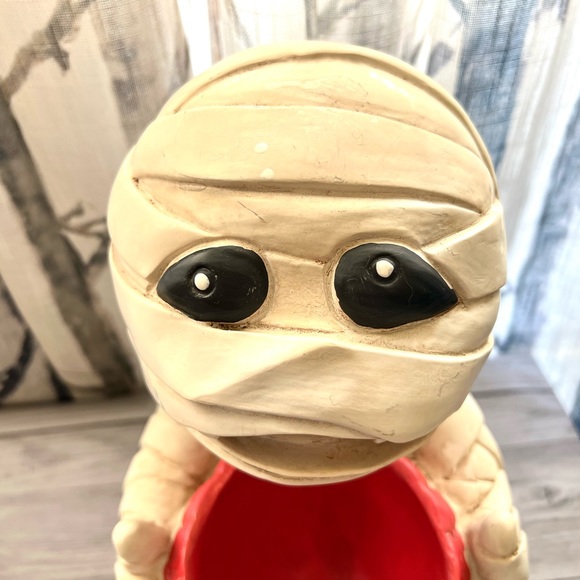 Marvin the Mummy Holding Halloween Candy Dish - Picture 4 of 9